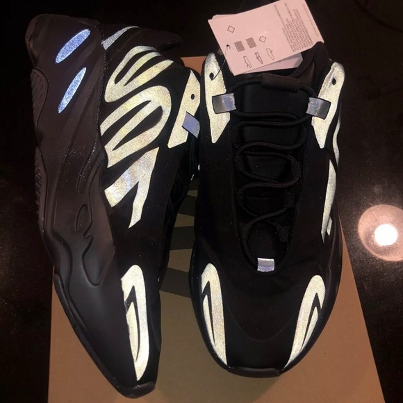 Adidas boost700XMnvN - Picture 1 of 4